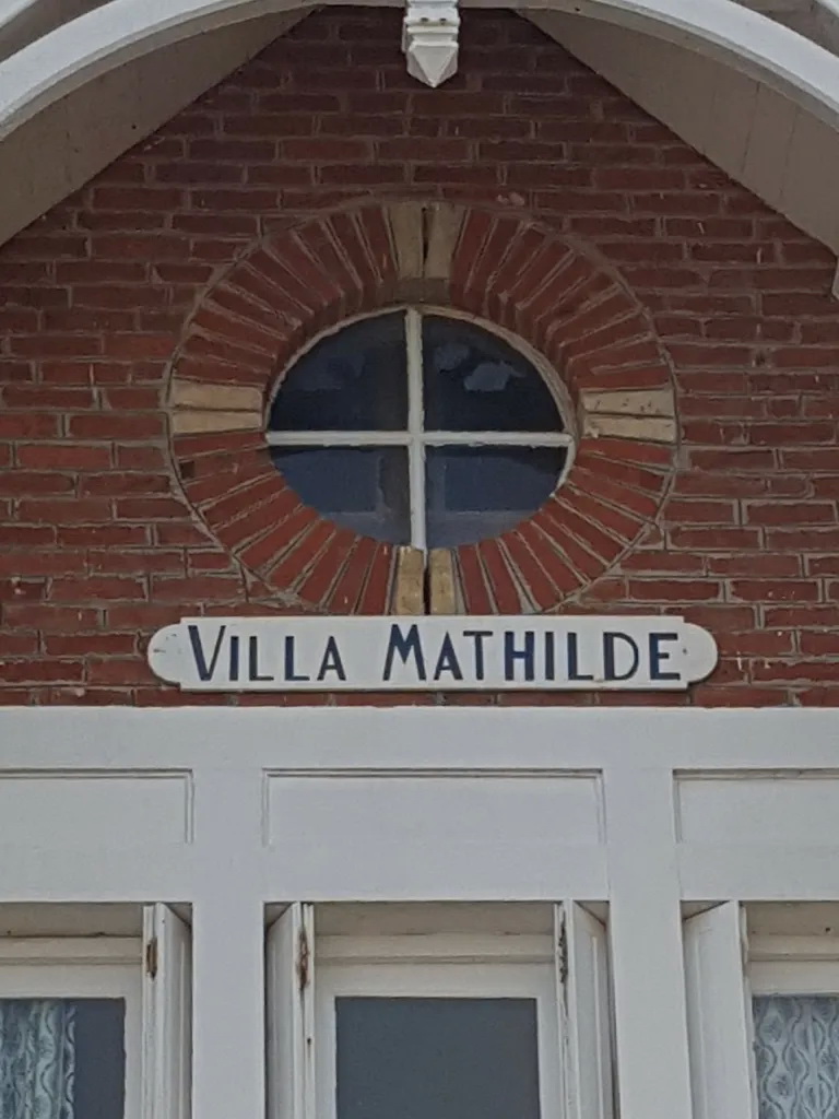 Lire la suite à propos de l’article Villa Mathilde | ma voix chez Anne Dejardin | 13 mai 2023