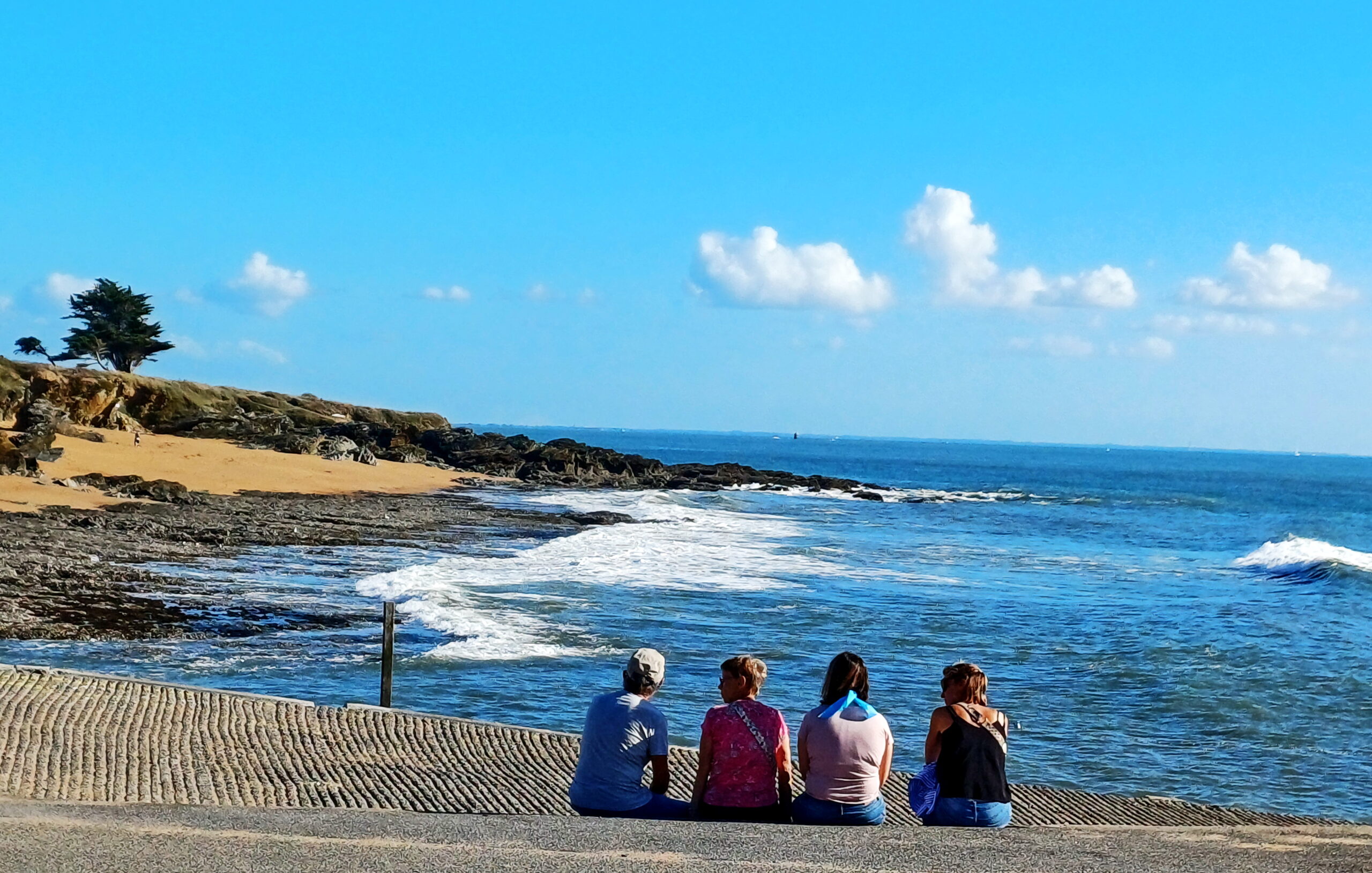 Vous consultez actuellement PAYS DE MER, PAYS D&rsquo;ENFANCE | côte de Jade, fin septembre-début octobre 2026